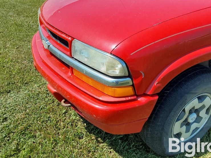 2003-chevrolet-blazer-image-11