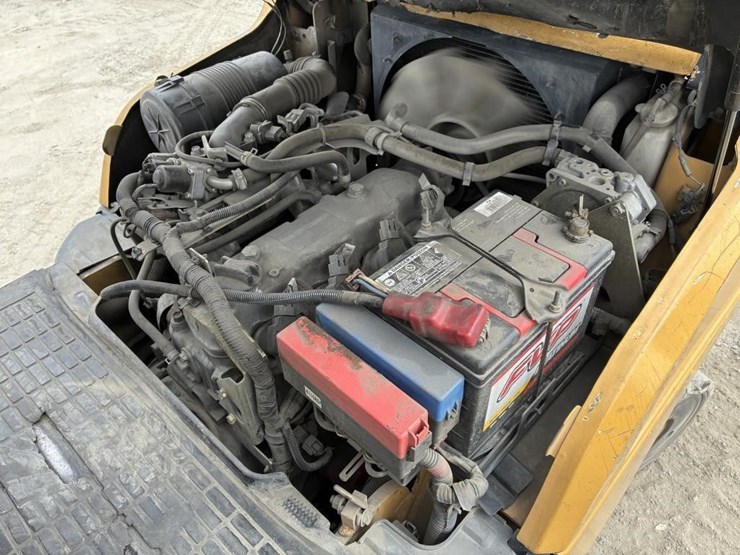 2014-caterpillar-2c500-forklift-image-6