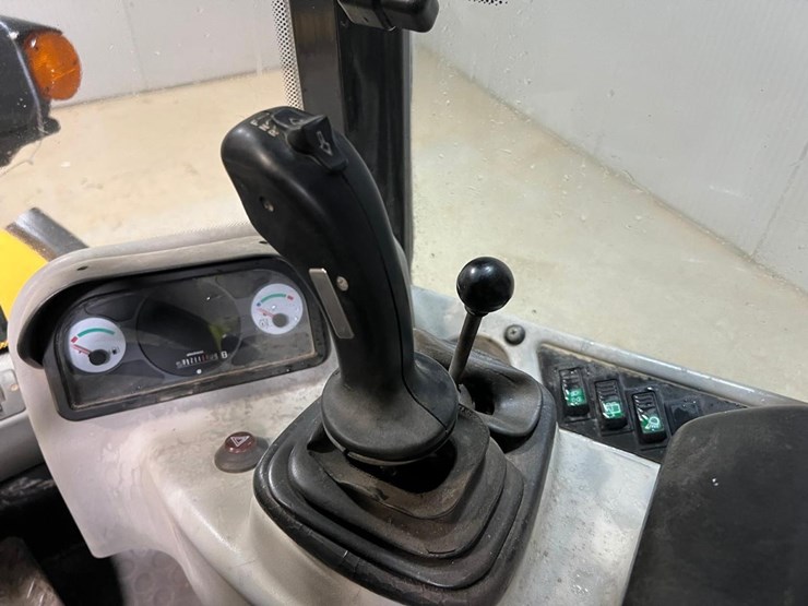 new-holland-w50tc-image-24