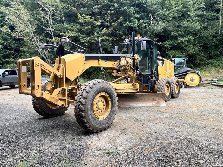 2013-caterpillar-140m2-image-1