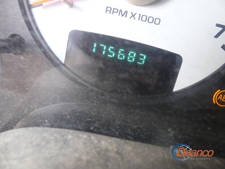 2004-dodge-ram-2500-image-11