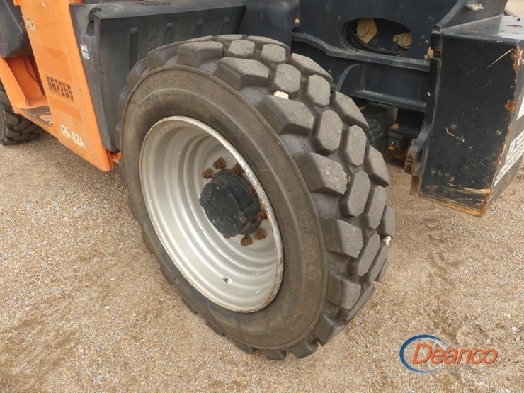 2015-jlg-g6-42a-image-4