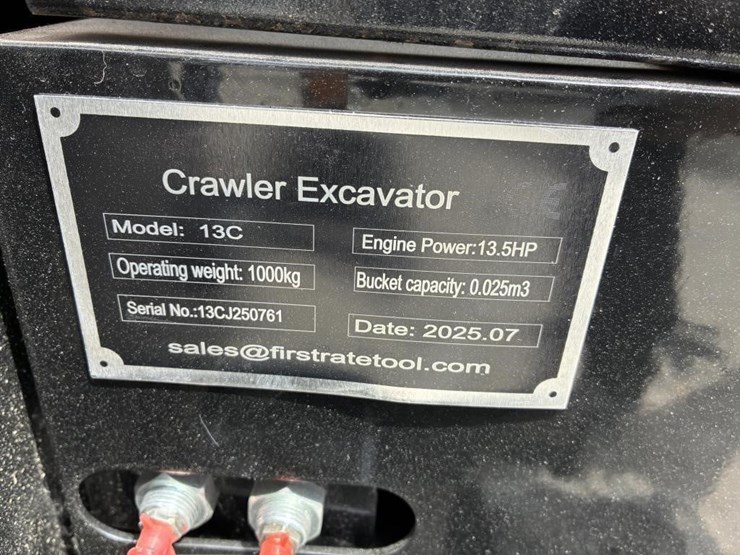 2025-vicsec-vc13c-hydraulic-excavator-image-24