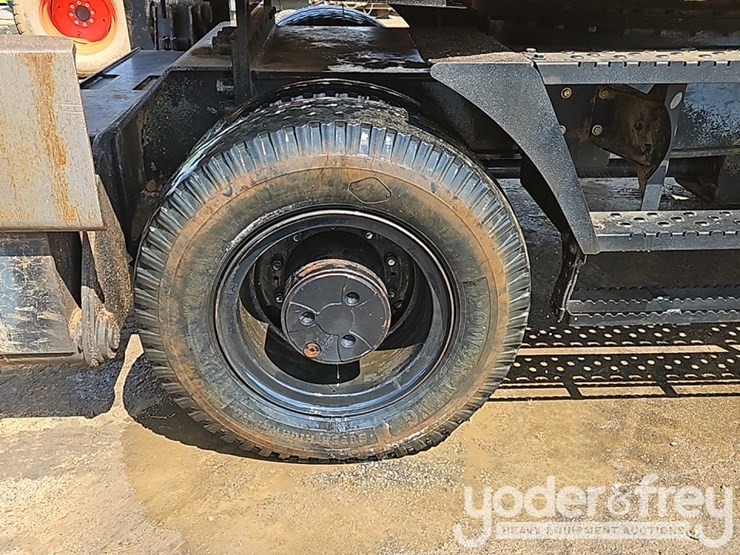 2014-deere-190dw-image-17