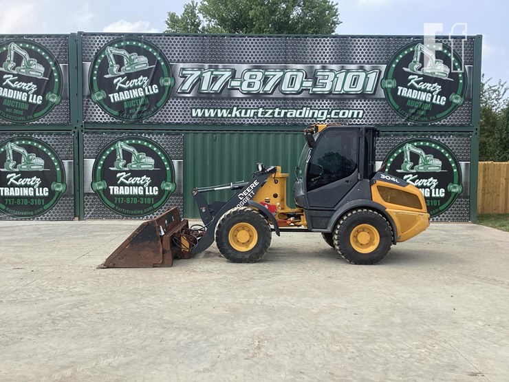 2021-deere-304l-image-1