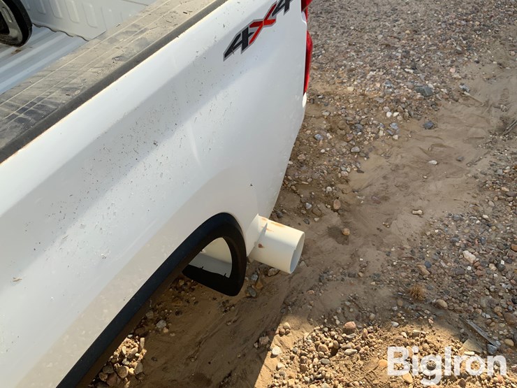 2020-chevrolet-8'-pickup-box-image-14