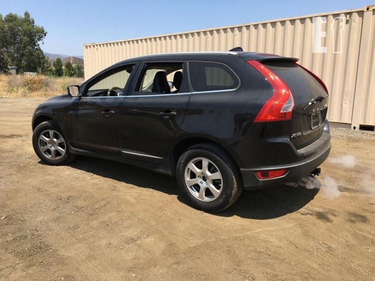2012-volvo-xc60-image-4