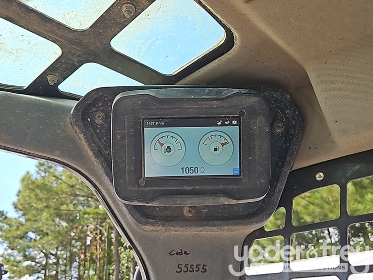 2021-bobcat-t64-image-32