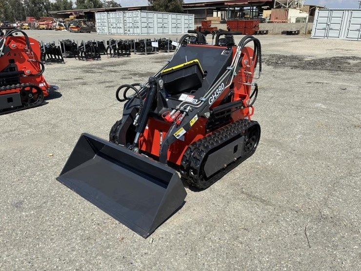 2025-aboss-gh380-skid-steer-track-loader-image-1