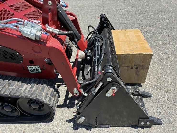 2025-stag-tl-425-skid-steer-track-loader-image-6