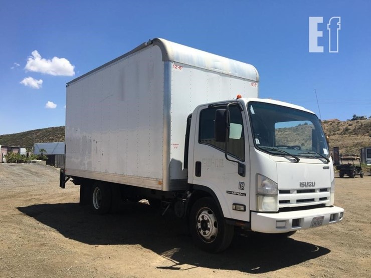 2009-isuzu-npr-image-2