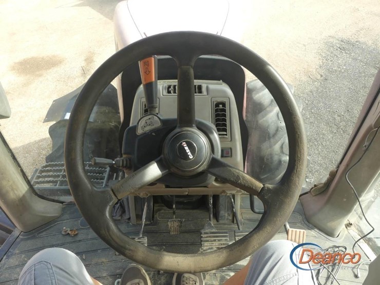 case-ih-magnum-235-image-13