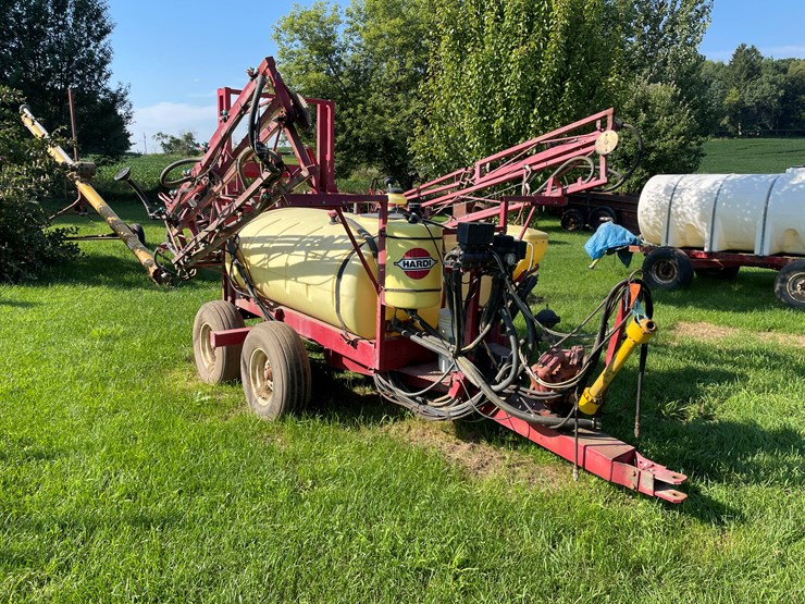 #5476-•-500-gallon-hardi-pull-behind-sprayer-image-3
