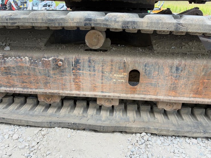 2017-bobcat-e85-image-21