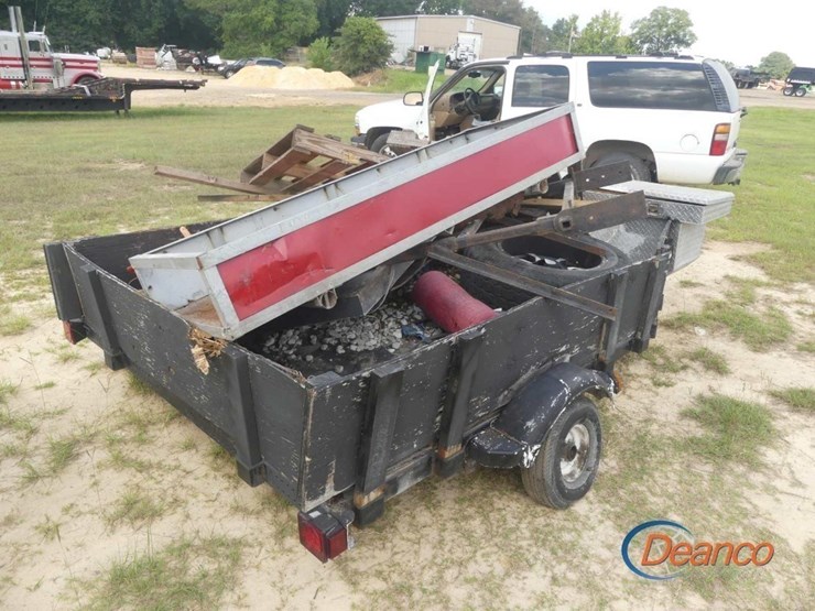 trailer-(no-title---bill-of-sale-only)-w/-wooden-walls-and-contents-image-1