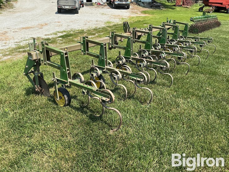 john-deere-825-image-7