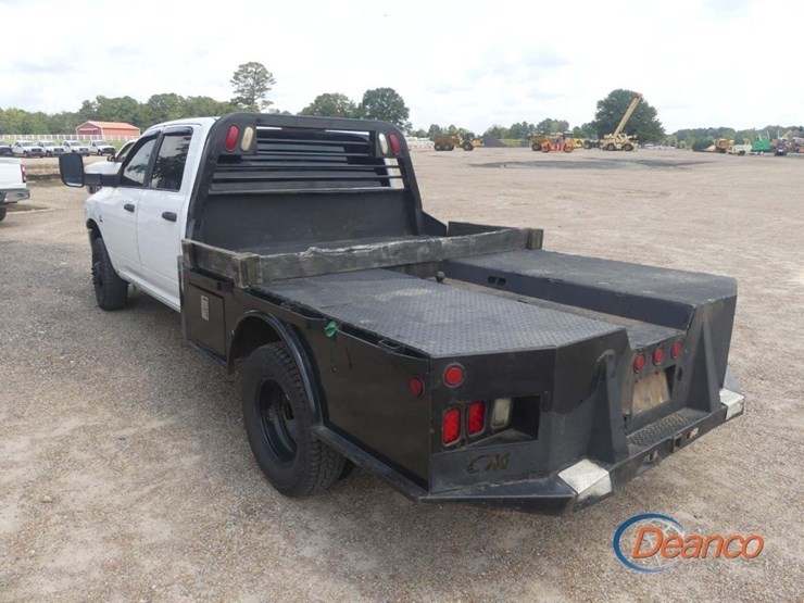 2011-dodge-3500-image-3