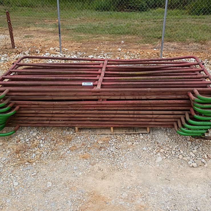#21588 • 11- 9ft.6in Midwest Corral Panels