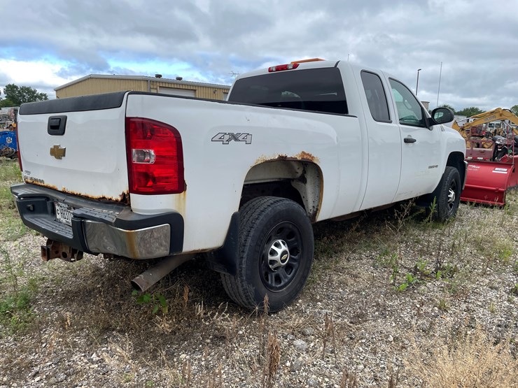 2011-chevrolet-2500-image-4