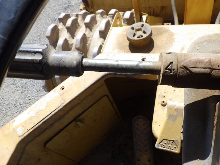 1986-caterpillar-825c-image-38