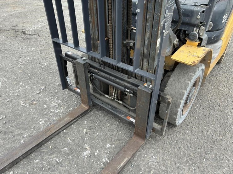 2015-komatsu-fg25ht-16-image-7