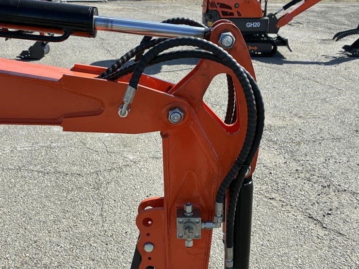 2025-aboss-gh20-hydraulic-excavator-image-7