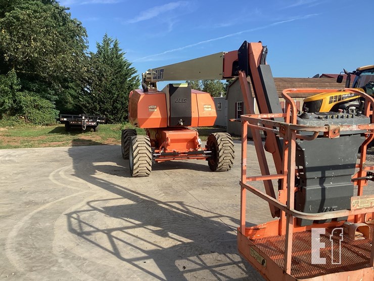 2015-jlg-740aj-image-7