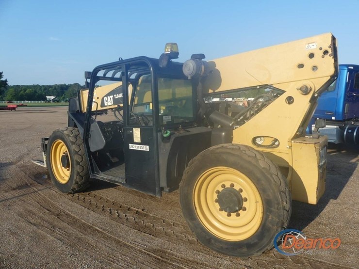 2014-caterpillar-tl642c-image-3