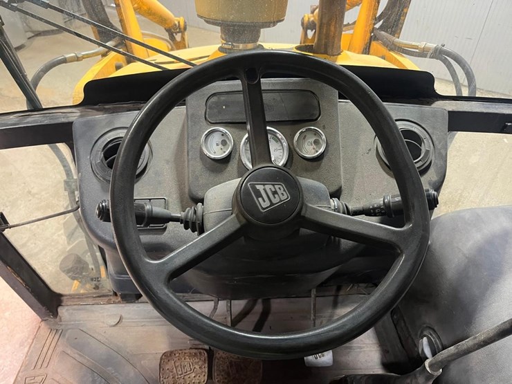 jcb-2cx-image-21