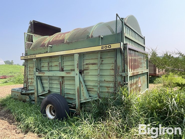 john-deere-200-image-7