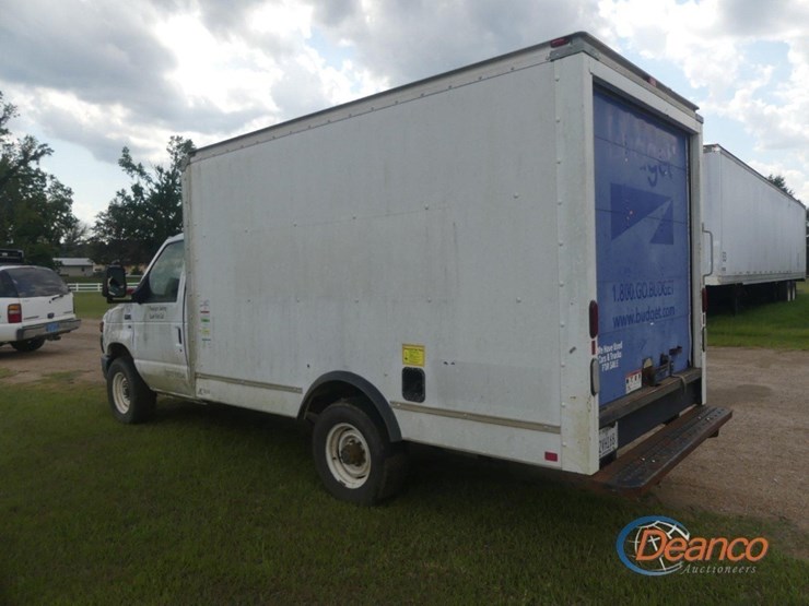 2004-ford-e350-image-3