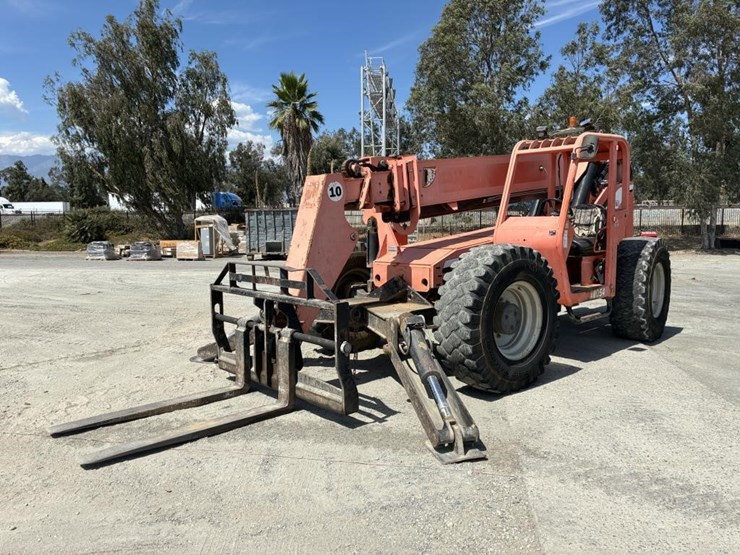 2007-skytrack-10054-telescopic-reach-lift-image-1