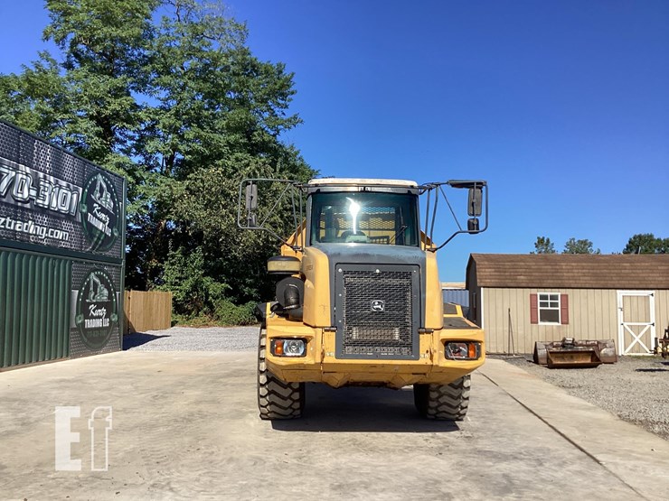 2015-deere-250d-ii-image-8