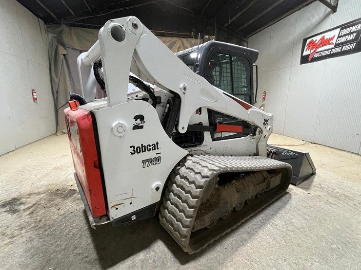 2020-bobcat-t740-image-5