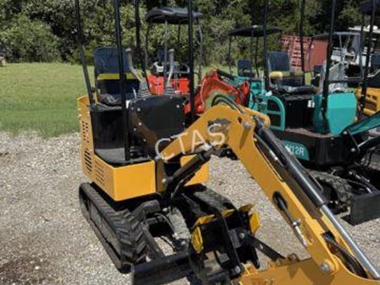 #41-•-land-hero-mini-excavator-image-1