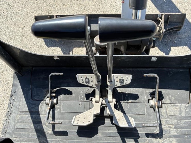 2020-bobcat-e20-image-17
