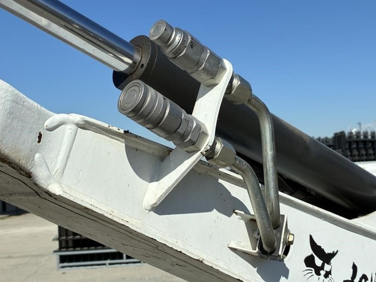 2020-bobcat-e20-image-7