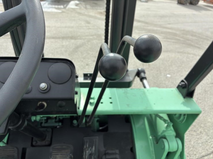 mitsubishi-fg23-forklift-image-16