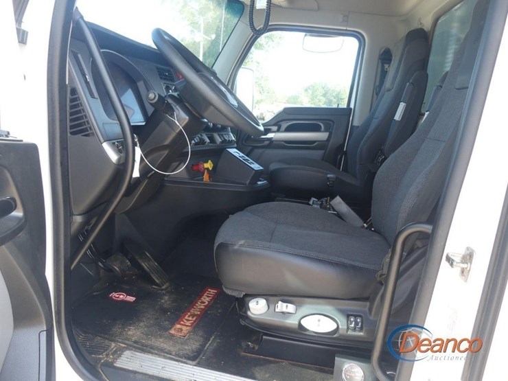 2024-kenworth-t880-image-19