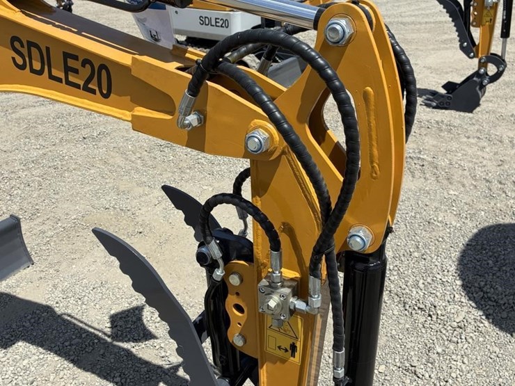 2025-sdlanch-sdle20-hydraulic-excavator-image-7