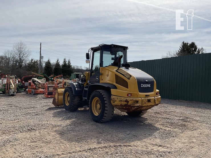 2019-deere-344l-image-2