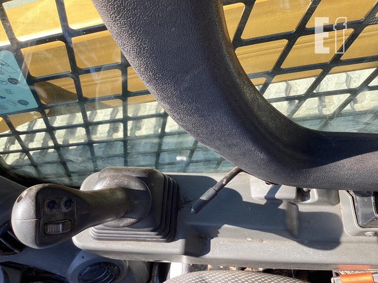 2021-caterpillar-299d3-image-14