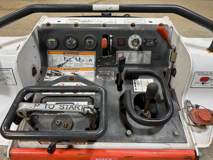 2013-bobcat-mt52-image-19