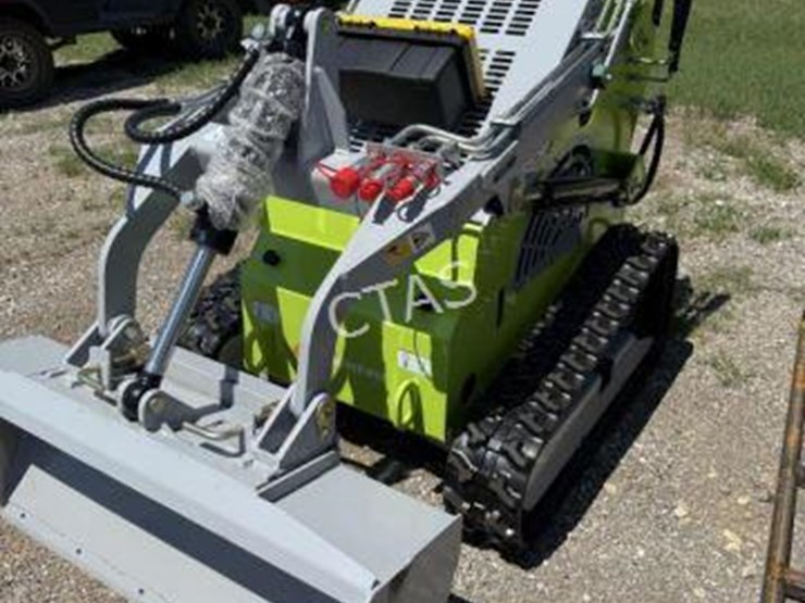 #112-•-land-hero-mini-skid-steer-image-2