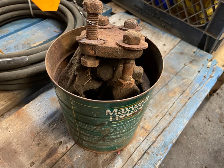 #8426-•-bolt-on-pintle-hitch-image-1