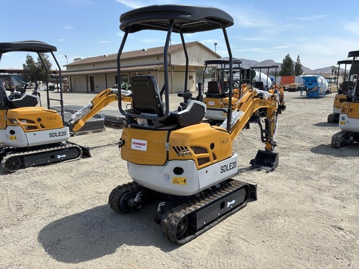 2025-sdlanch-sdle20-hydraulic-excavator-image-3