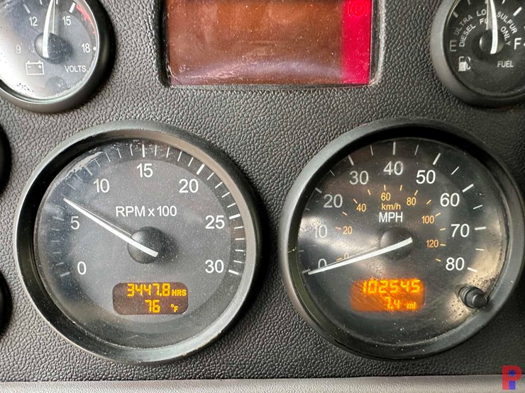 2012-peterbilt-367-image-10
