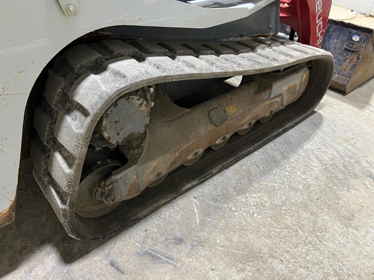 2023-takeuchi-tl12r2-image-18