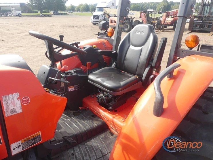 2019-kubota-m7060d-image-12