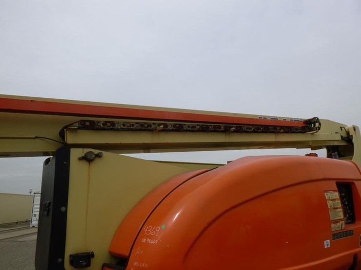 2013-jlg-800a-image-5